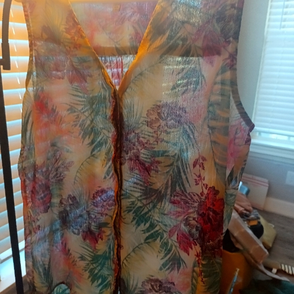 Sheer Small Floral Cut From The Cloth Sleeveless Blouse